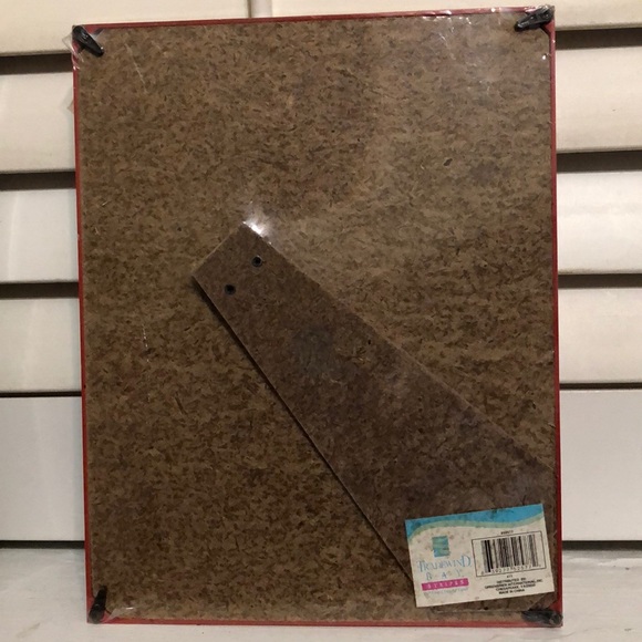 Four red and white frames, perfect for Valentines - Picture 3 of 4